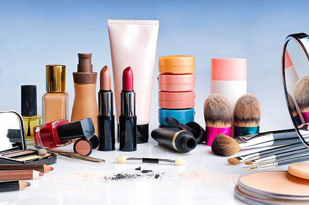 MAKEUP